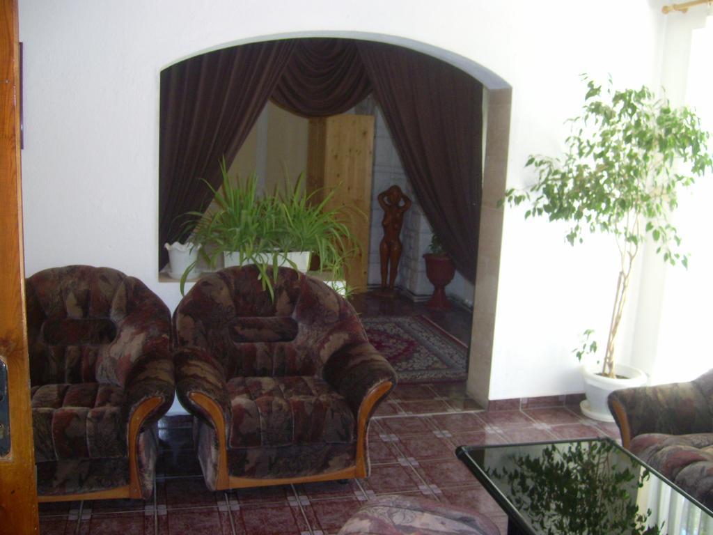 Family Hotel George Svilengrad Oda fotoğraf