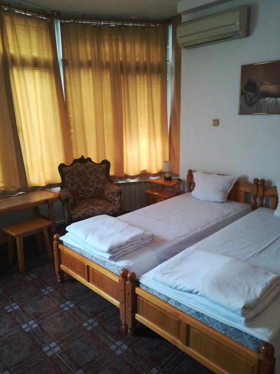 Family Hotel George Svilengrad Dış mekan fotoğraf